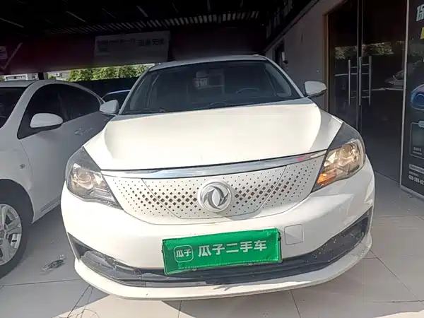 Dongfeng E70 2022