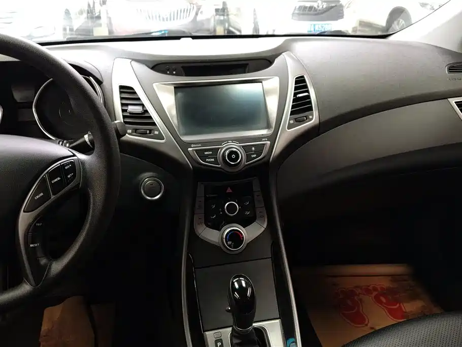 Hyundai Elantra Langdong 2017 — фото 13