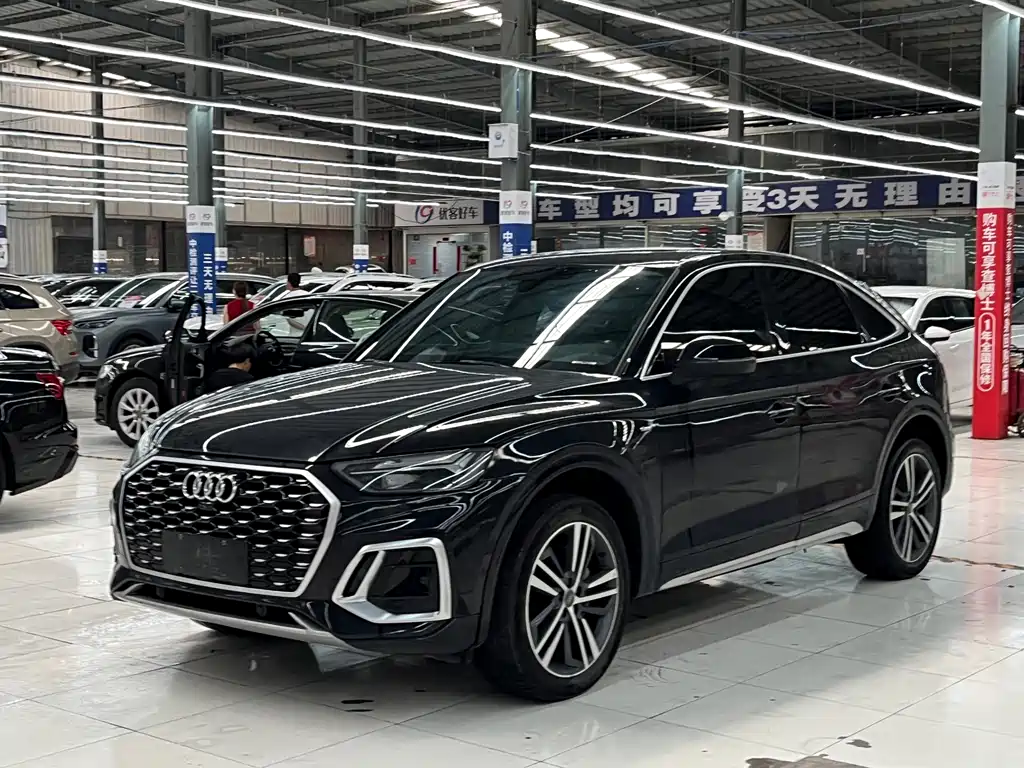 Audi Q5L Sportback 2021 — фото 1