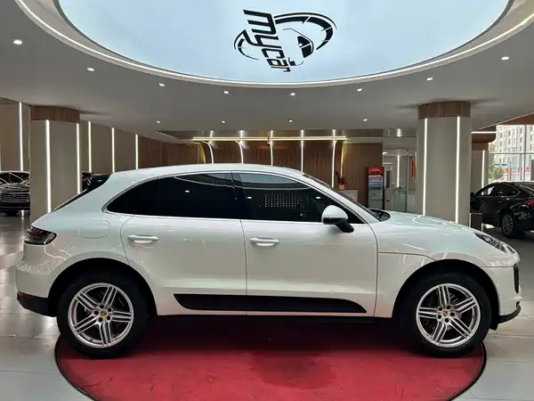 Porsche Macan 2021