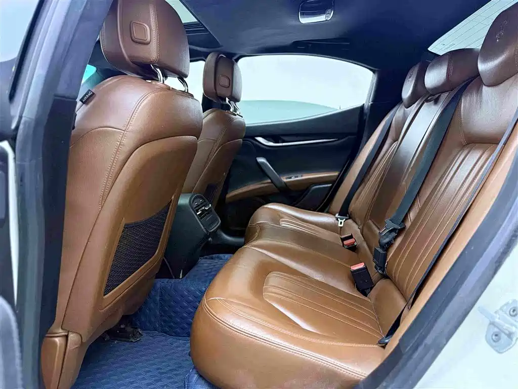 Maserati Ghibli 2015 — фото 11