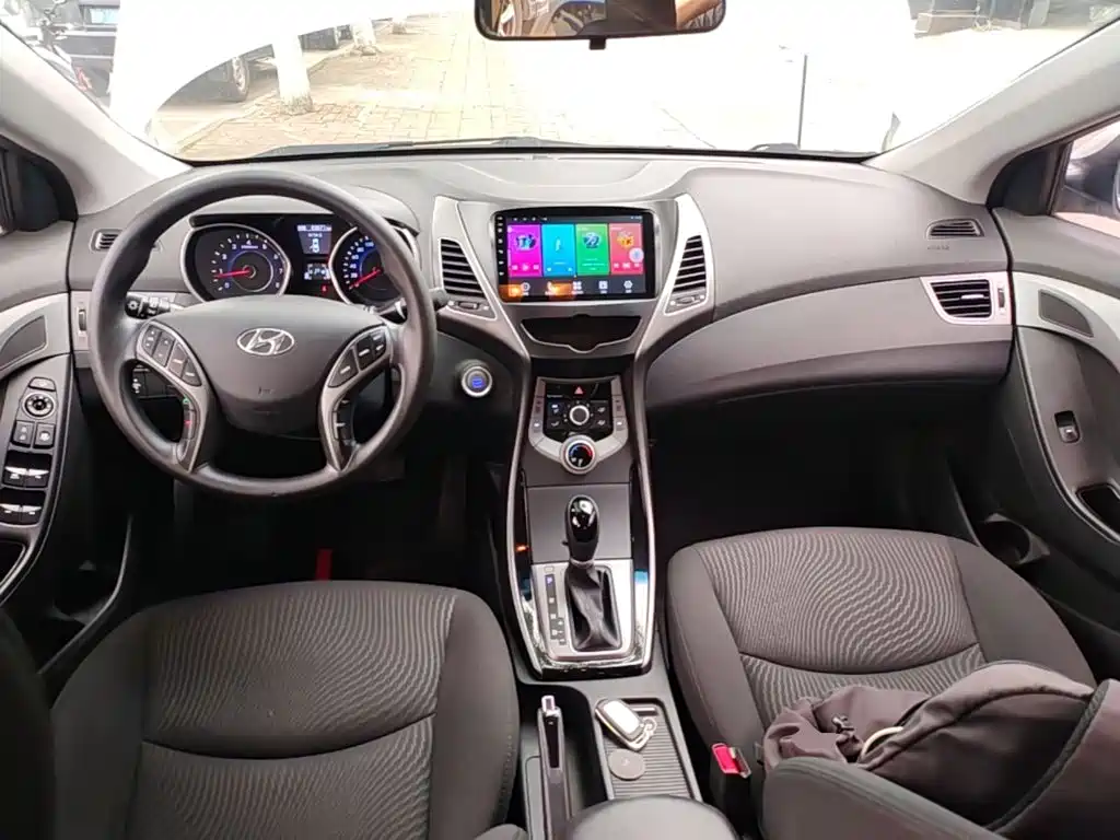 Hyundai Elantra Langdong 2016 — фото 10