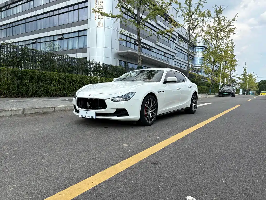 Maserati Ghibli 2015 — фото 1