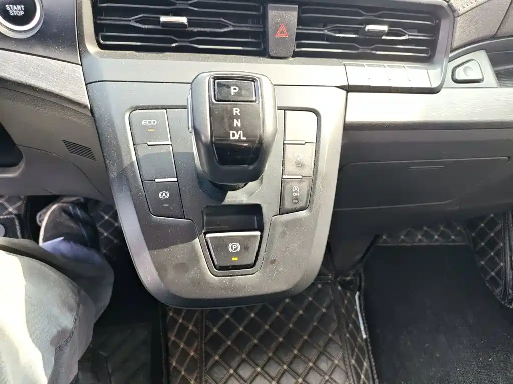 Ford Tourneo 2023 — фото 7