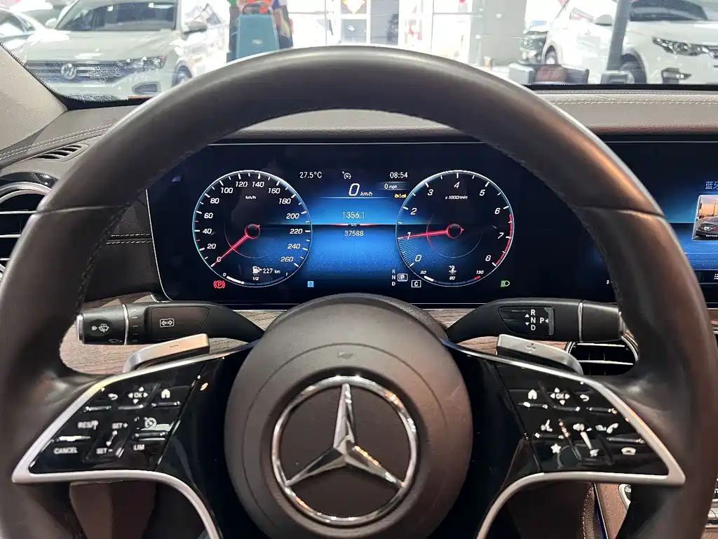 Mercedes-Benz E-Class 2023 — фото 8