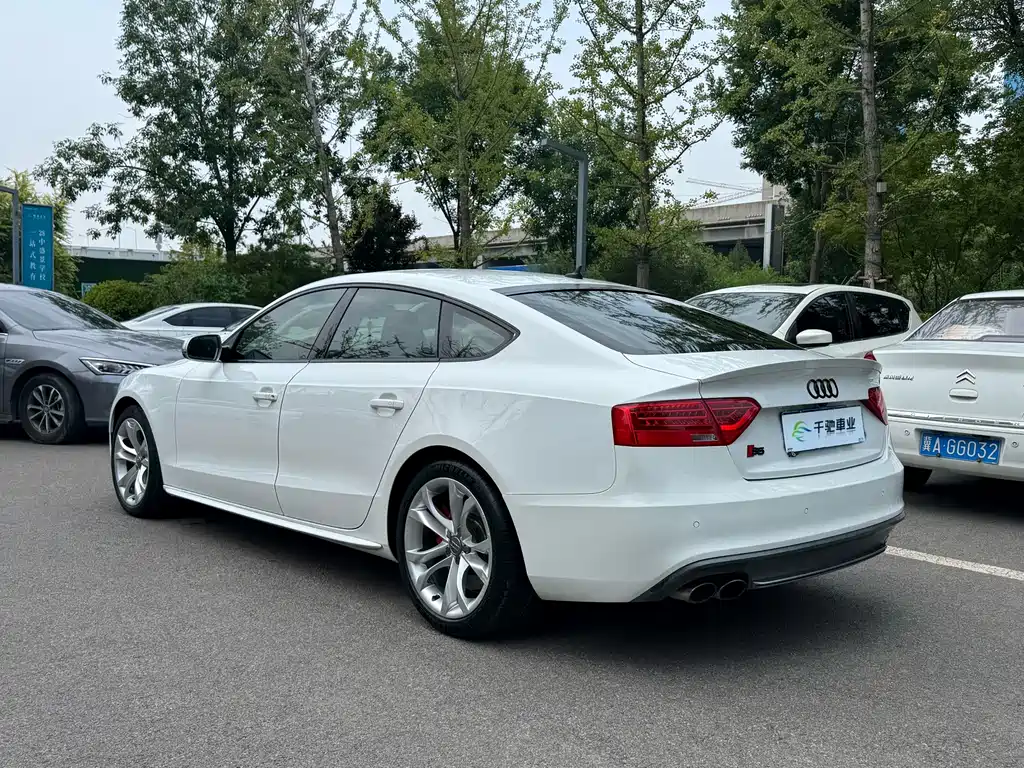 Audi S5 2013 — фото 19
