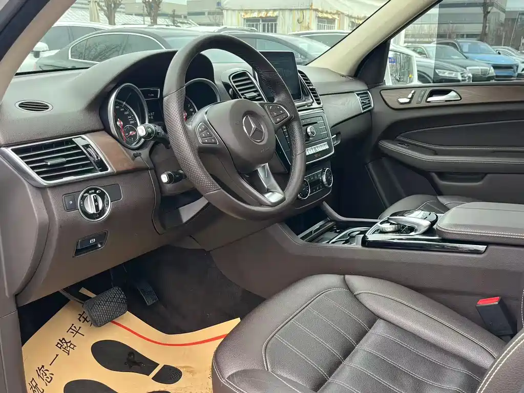 Mercedes-Benz GLE 2016 — фото 14