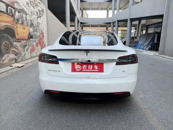Tesla Model S 2016