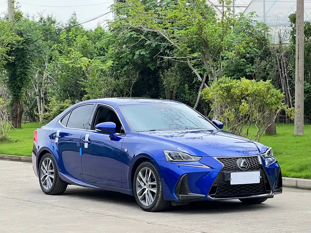 Lexus IS 2018