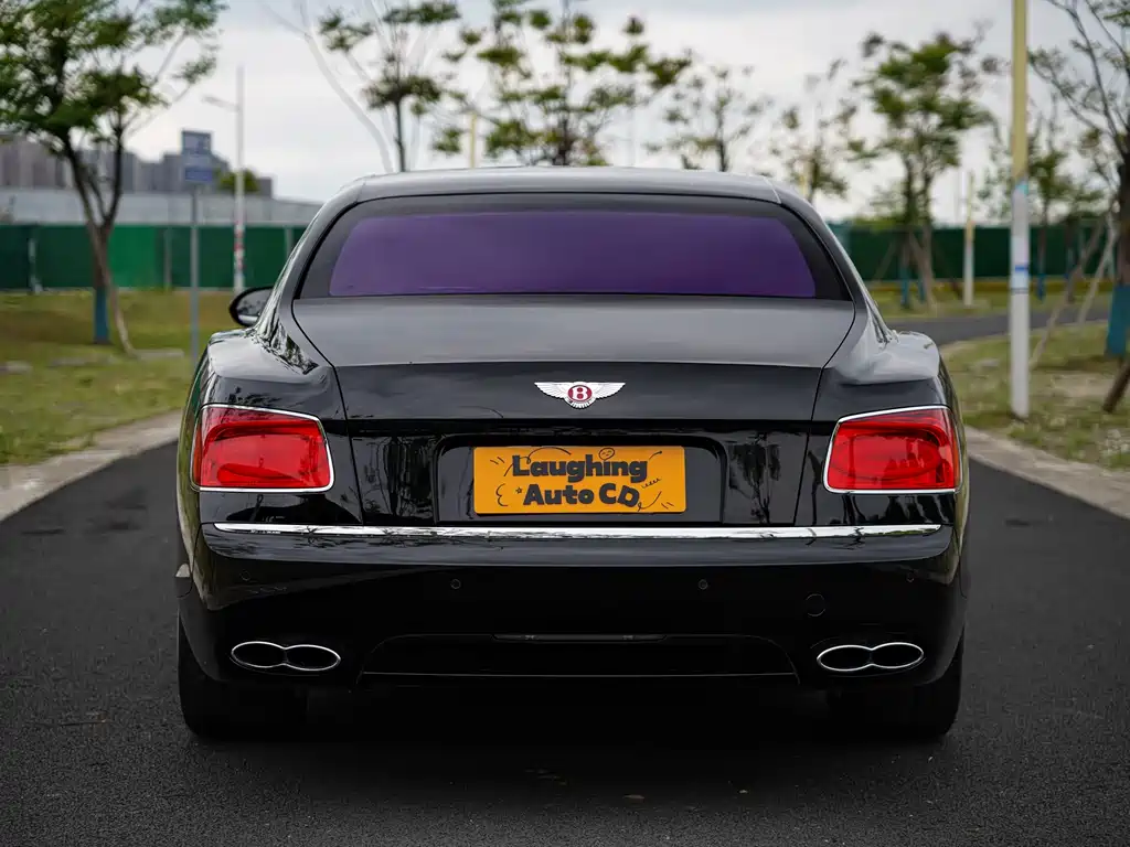 Bentley Flying Spur 2018 — фото 12