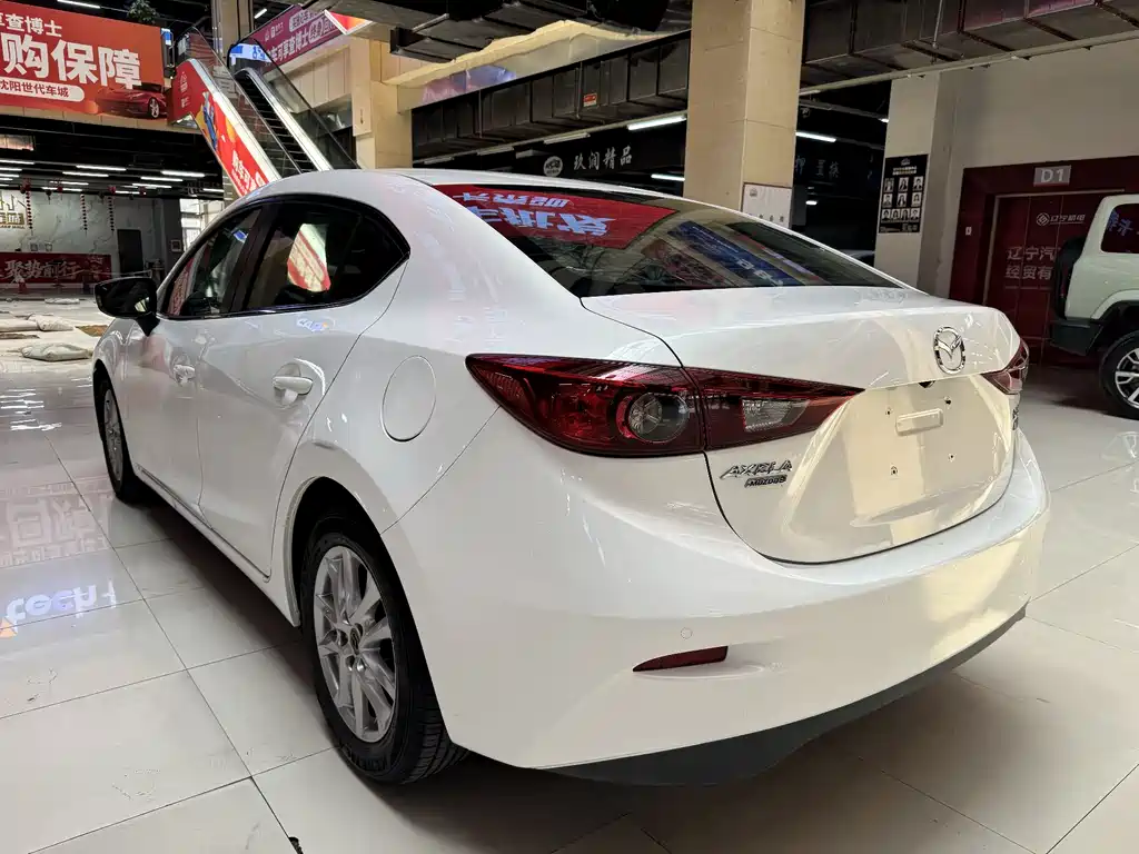 Mazda 3 Axela 2015 — фото 9