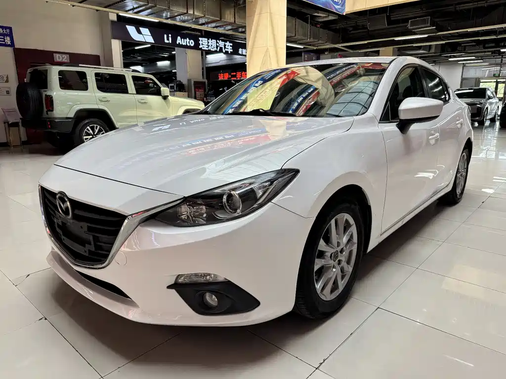 Mazda 3 Axela 2015 — фото 1