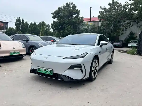 Geely Galaxy E8 2024