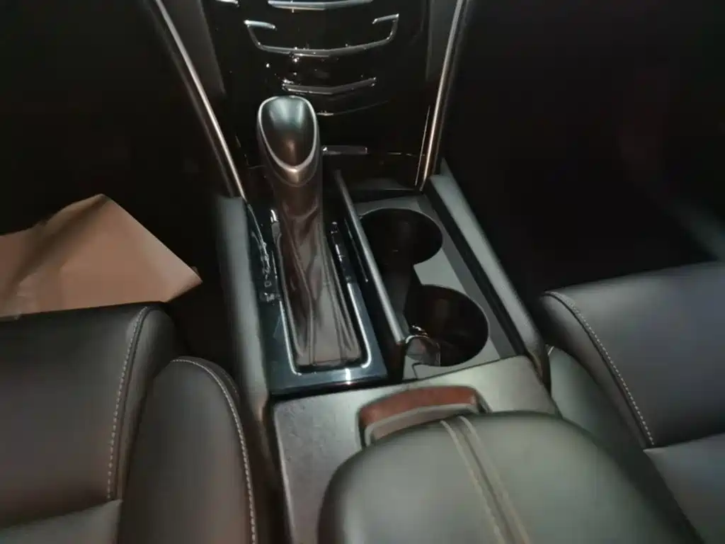 Cadillac XTS 2019 — фото 14