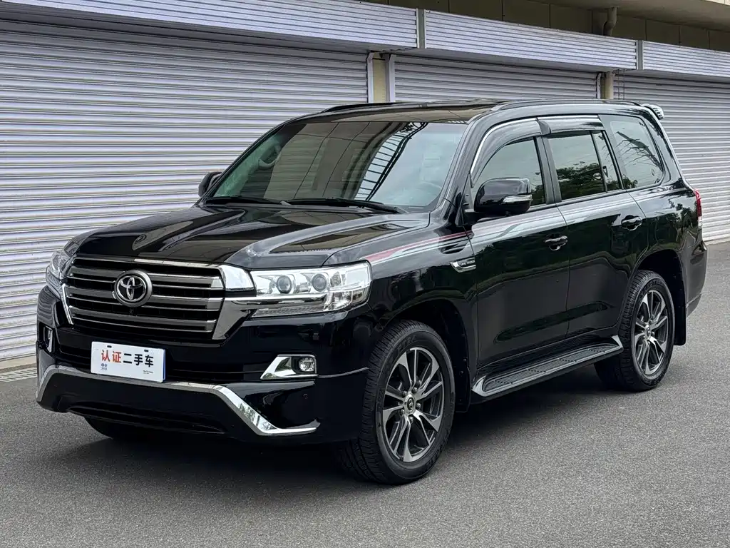 Toyota Land Cruiser 2020 — фото 1