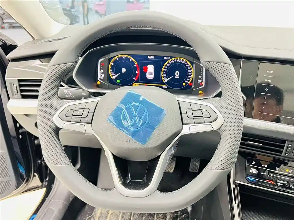 Volkswagen Passat — фото 10