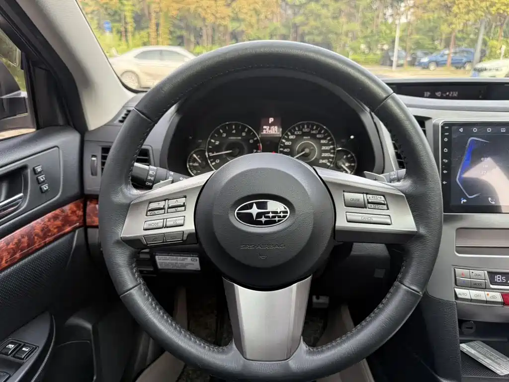 Subaru Outback 2010 — фото 11