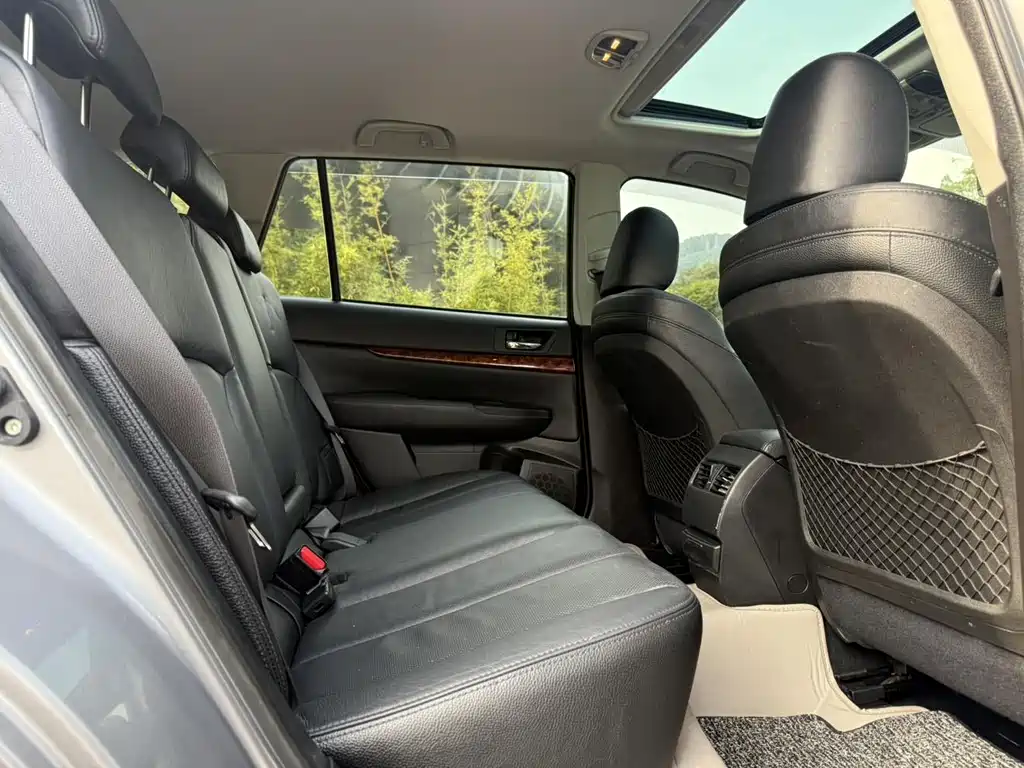Subaru Outback 2010 — фото 19
