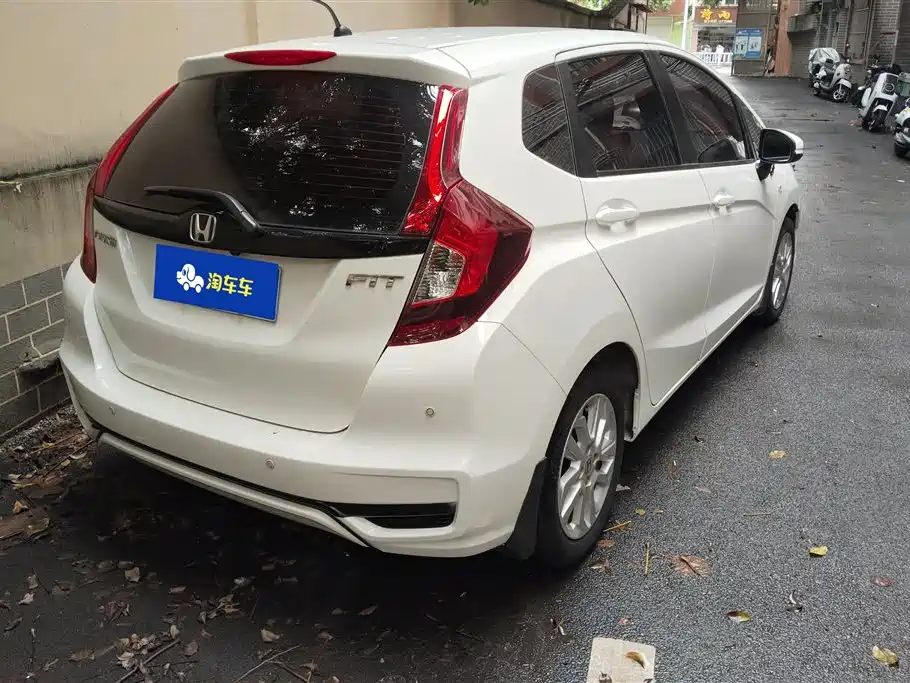 Honda Fit 2018 — фото 3