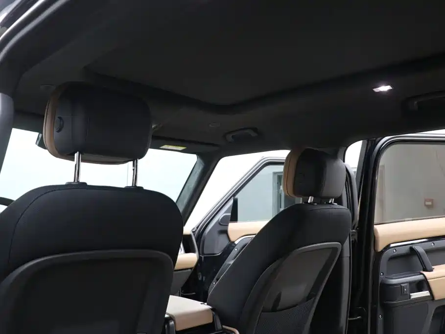 Land Rover Defender 2025 — фото 21