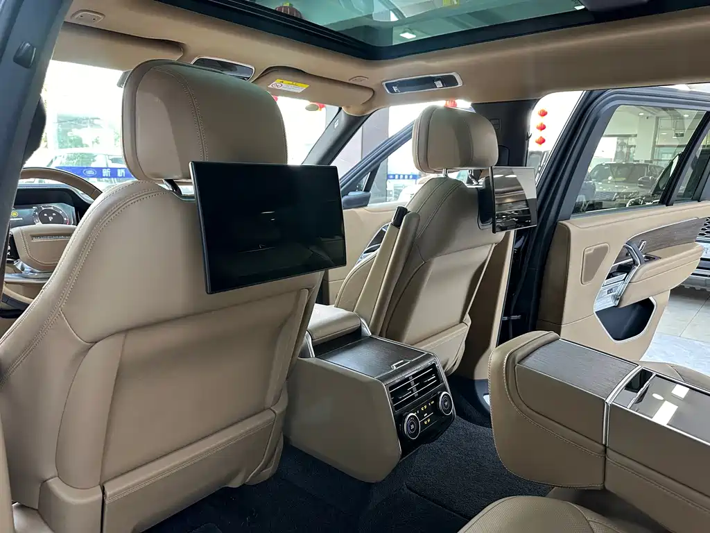 Land Rover Range Rover 2024 — фото 16