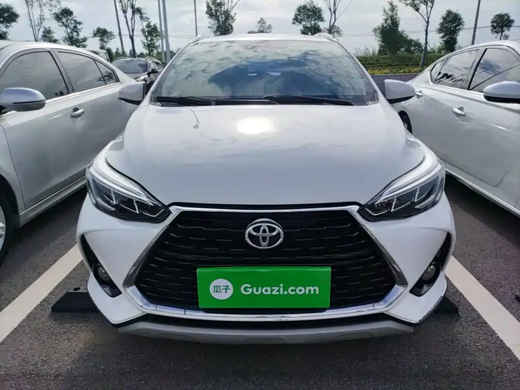 Toyota Yaris L 2023 — фото 3