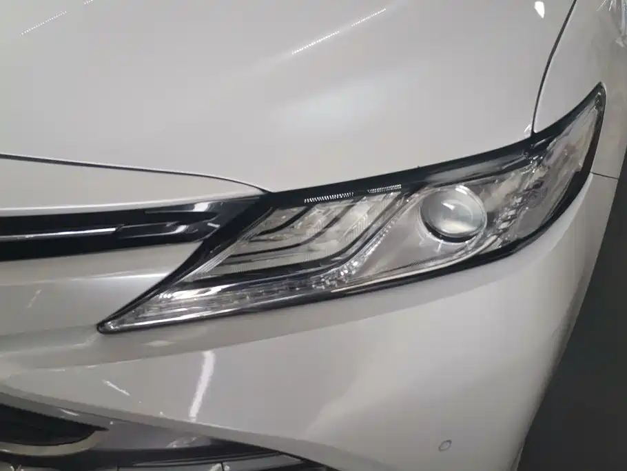 Toyota Camry 2020 — фото 5