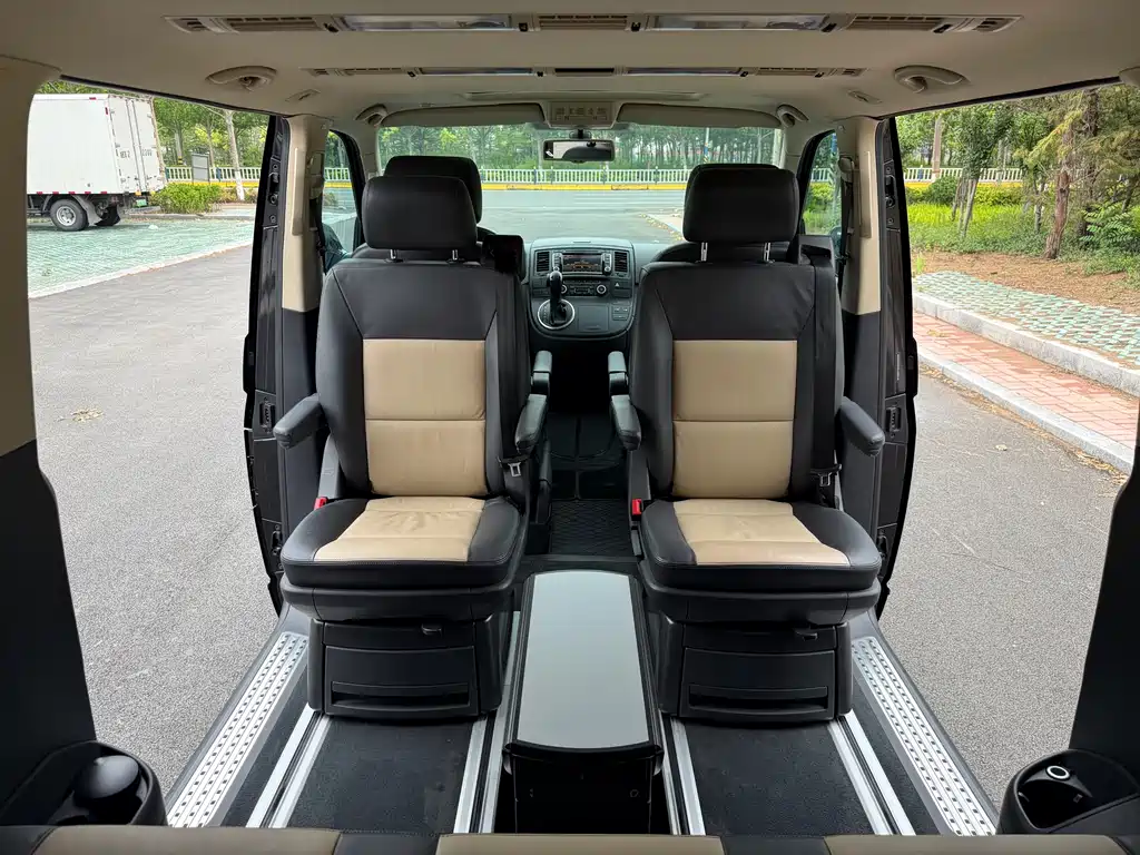 Volkswagen Multivan 2016 — фото 21