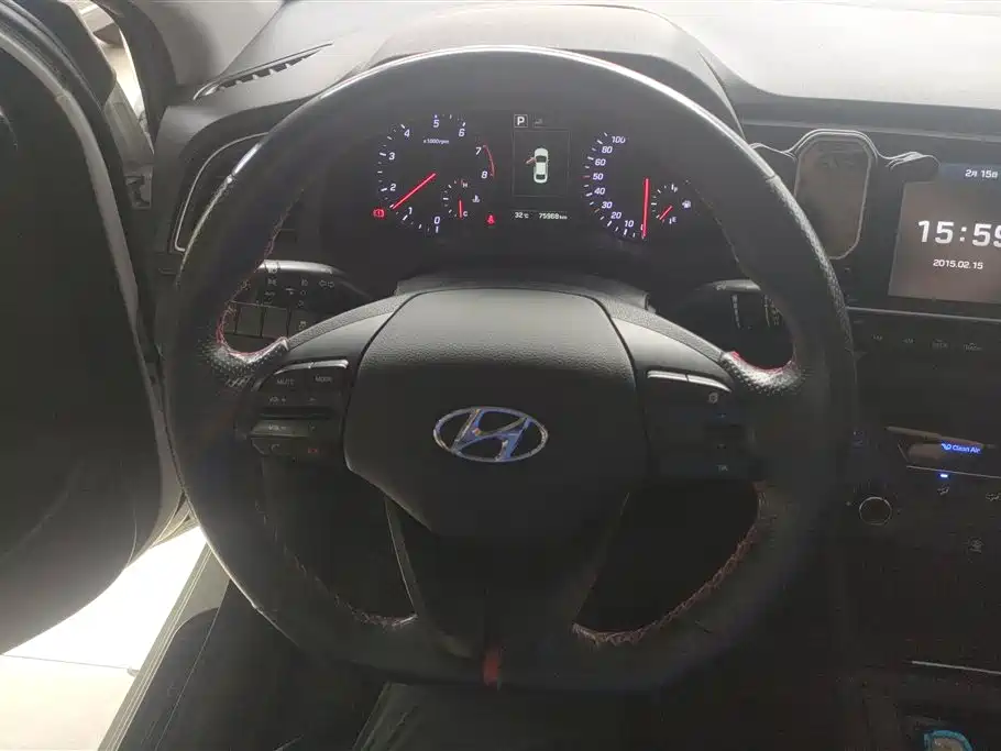 Hyundai Elantra 2019 — фото 15