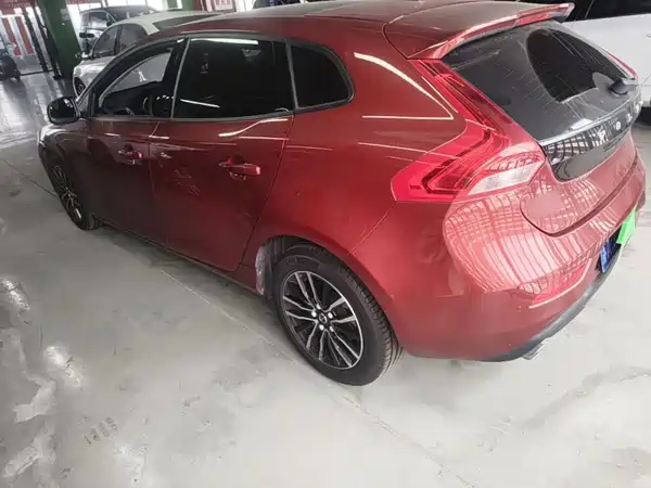 Volvo V40 2017