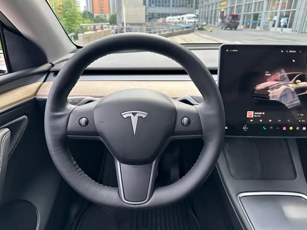 Tesla Model Y 2022 — фото 14
