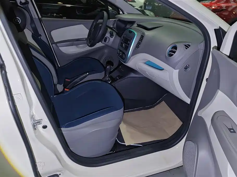 Renault Captur 2015 — фото 8