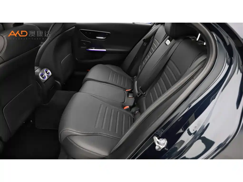 Mercedes-Benz C-Class 2023 — фото 7