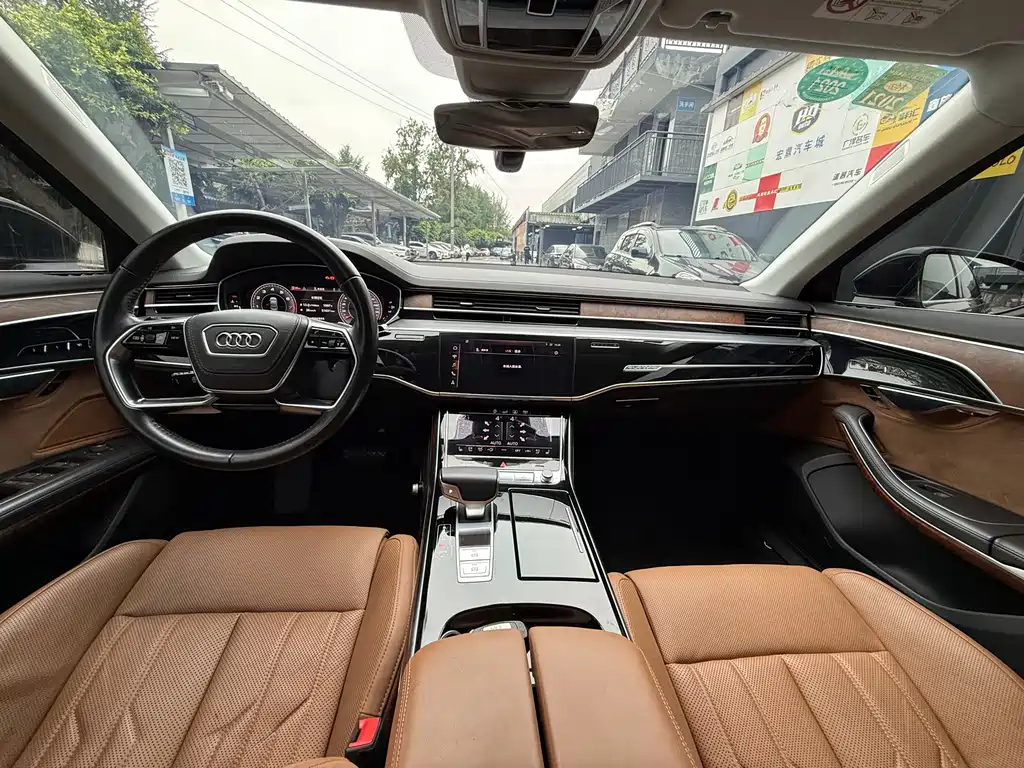 Audi A8 2019 — фото 14