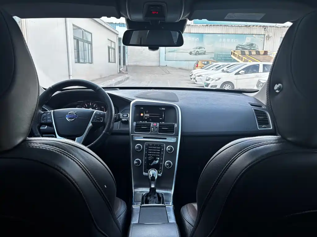 Volvo XC60 2016 — фото 3