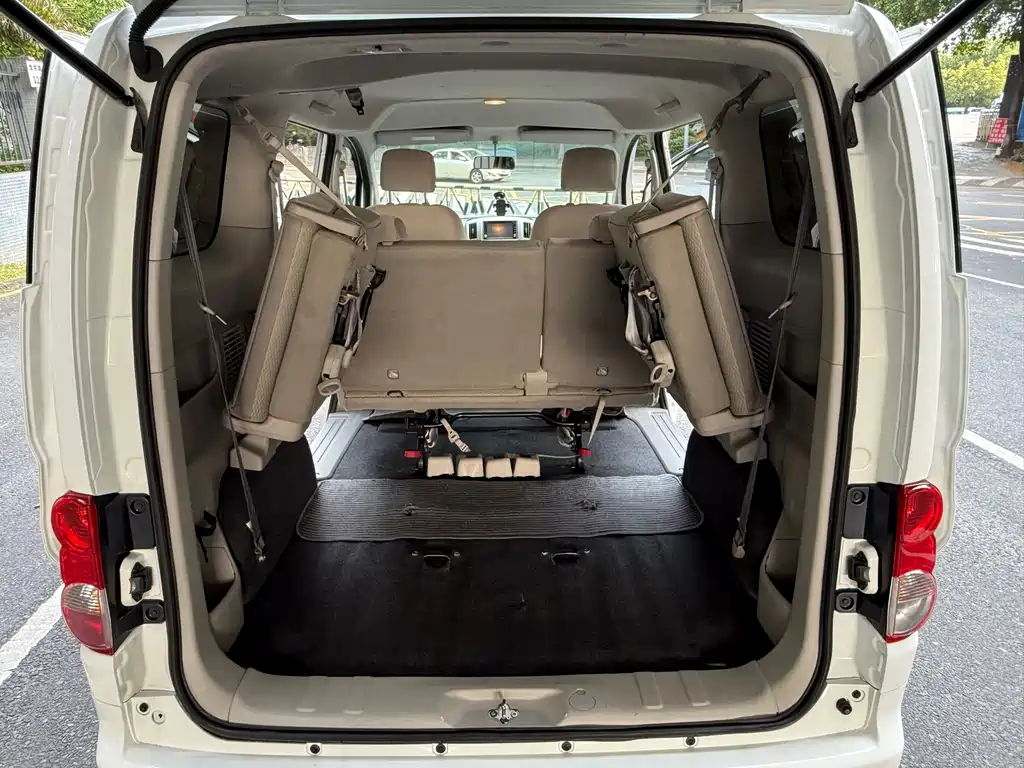 Nissan NV200 2017 — фото 13