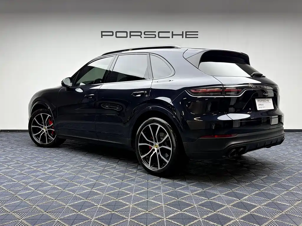 Porsche Cayenne 2023 — фото 17