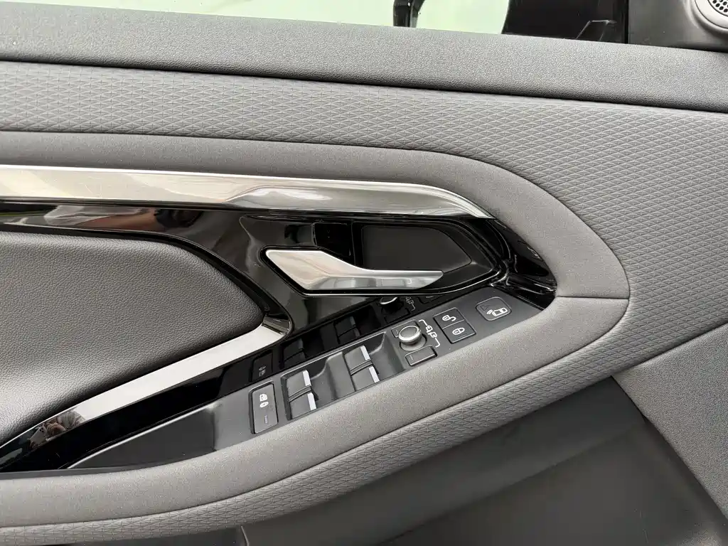 Land Rover Range Rover Evoque 2021 — фото 9