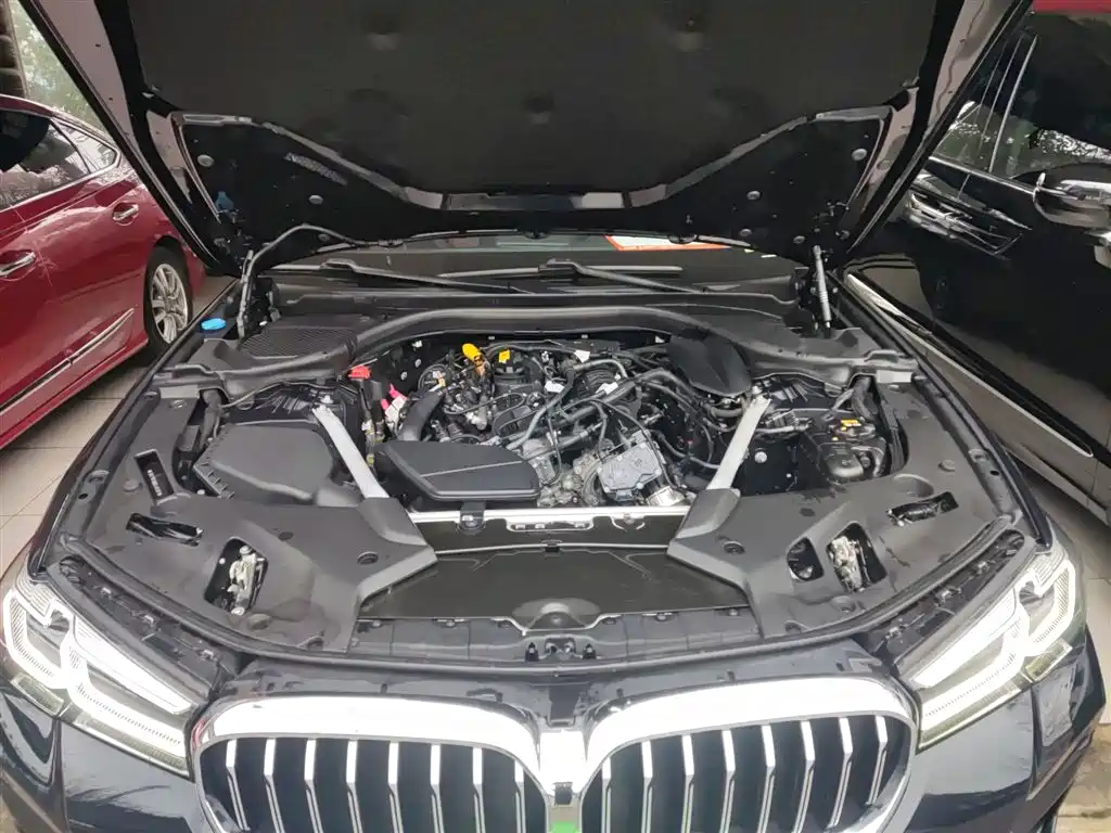 BMW 5 Series 2022 — фото 16