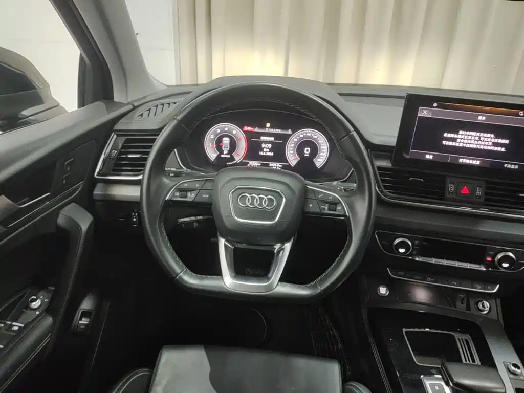 Audi Q5L 2023 — фото 11