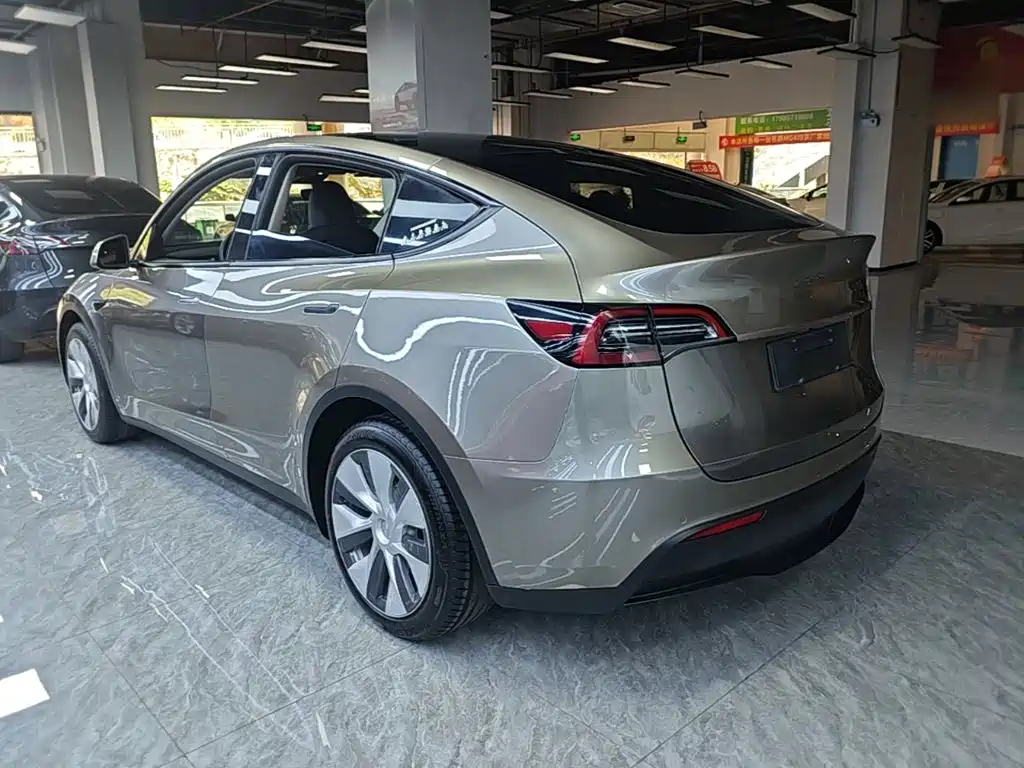 Tesla Model Y 2022 — фото 5