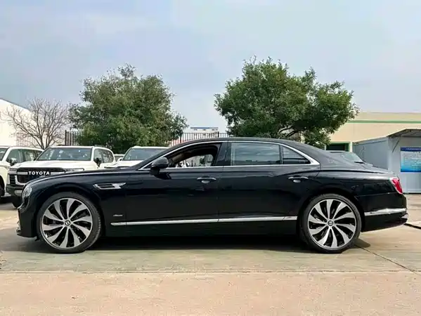 Bentley Flying Spur 2023