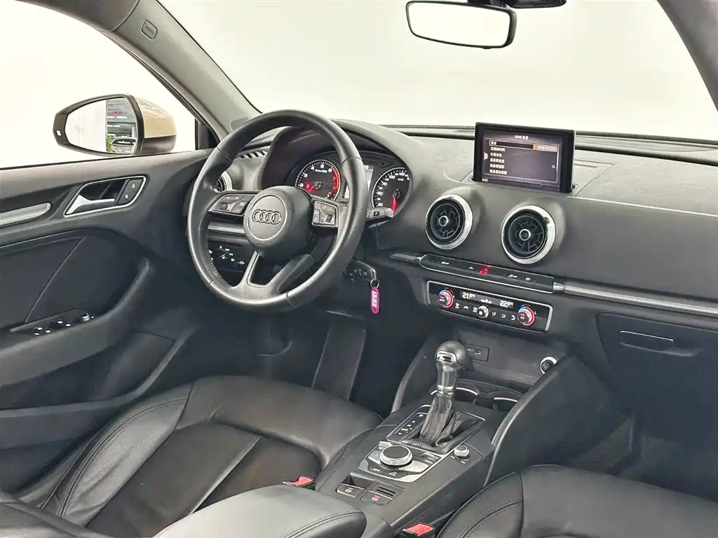 Audi A3 2017 — фото 13