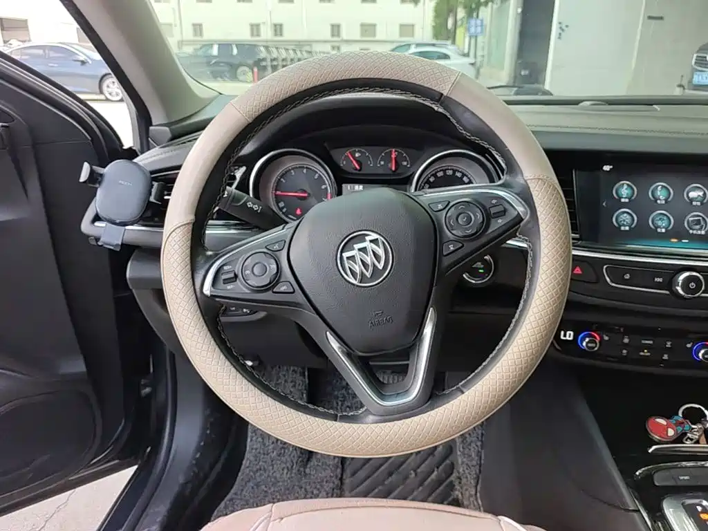Buick Regal 2019 — фото 15
