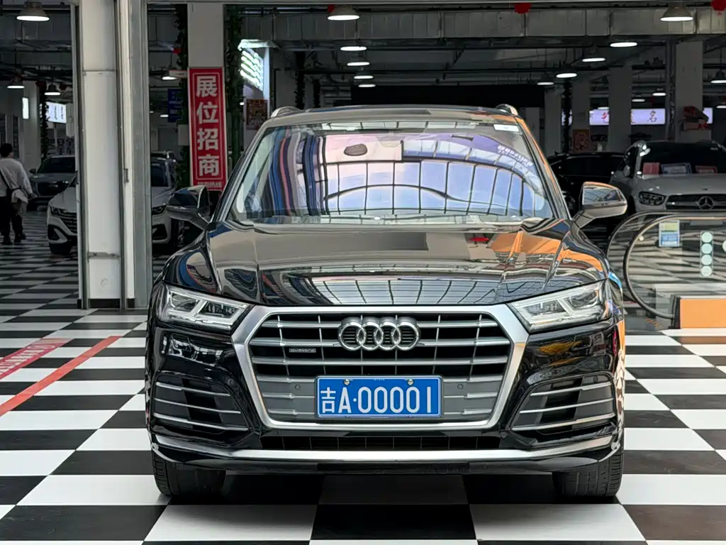 Audi Q5L 2020 — фото 2