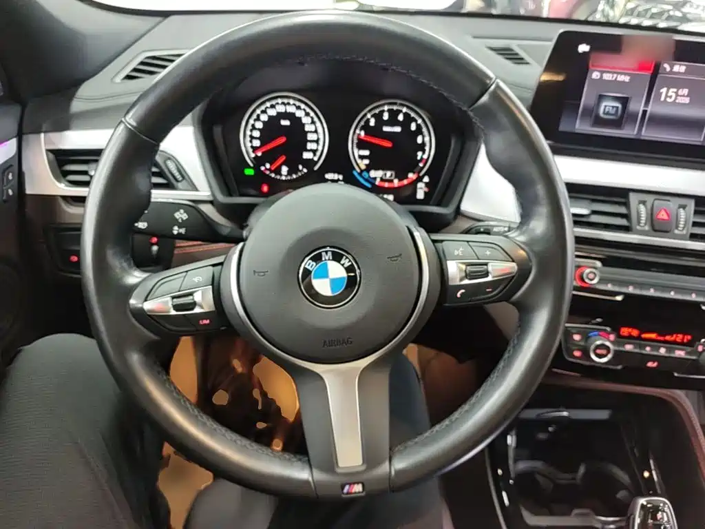 BMW X2 2023 — фото 11