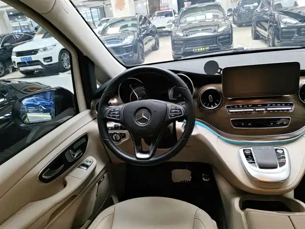 Mercedes-Benz V-Class 2021