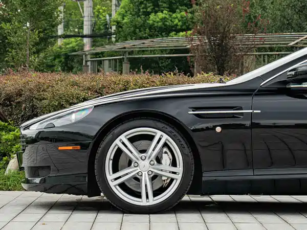 Aston Martin DB9 2009