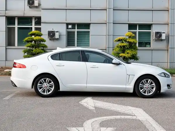 Jaguar XF 2014