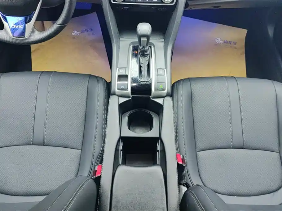 Honda Civic 2019 — фото 16